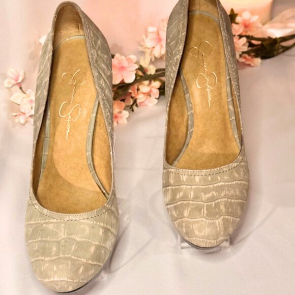 Jessica Simpson, Chunky, Gray, Nubuck Leather Pumps - Picture 2 of 9